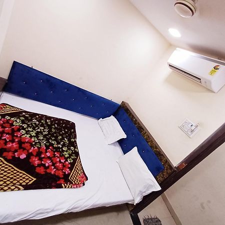 Blue Tower Hotel Ujjain Buitenkant foto