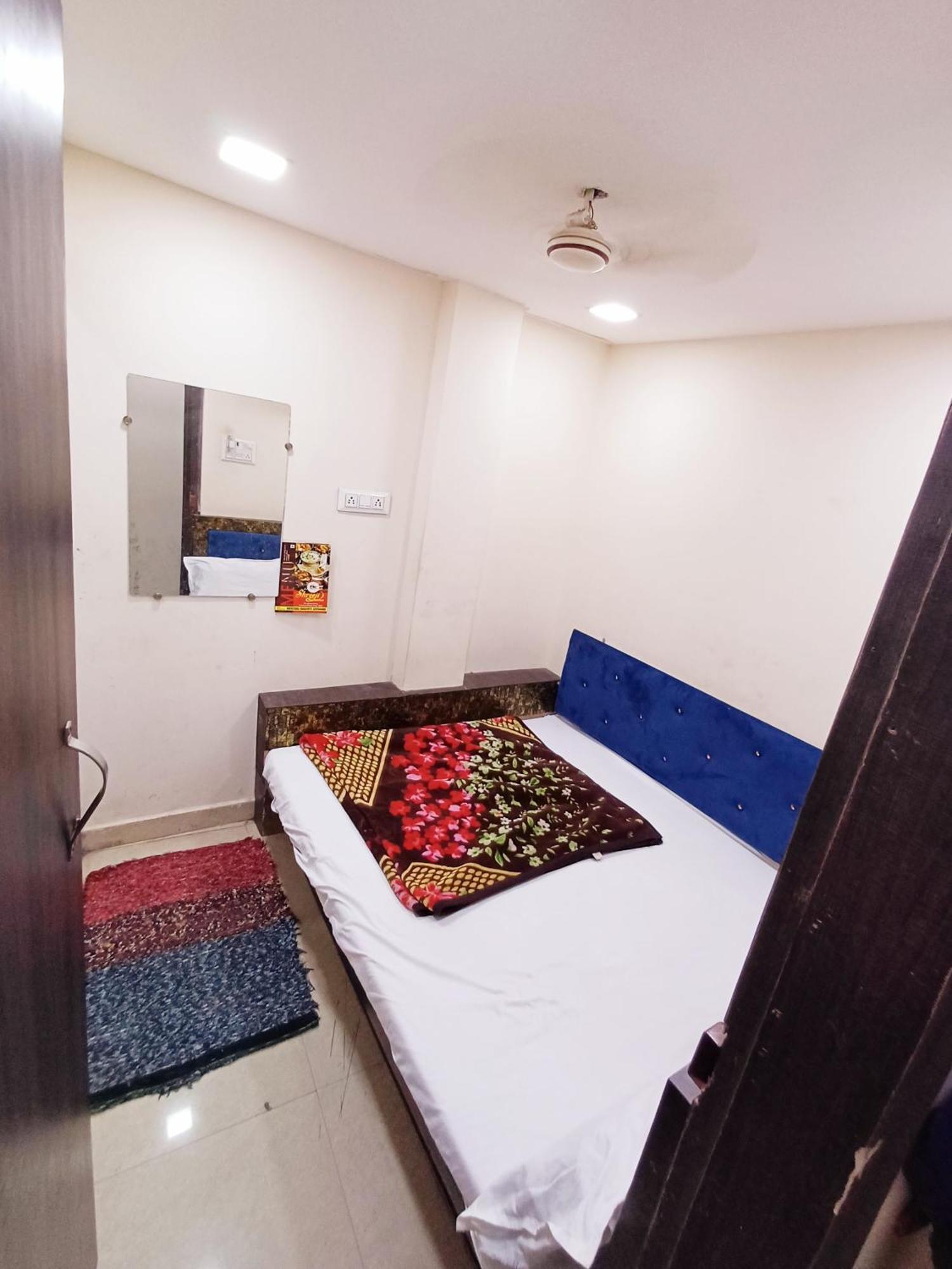 Blue Tower Hotel Ujjain Buitenkant foto