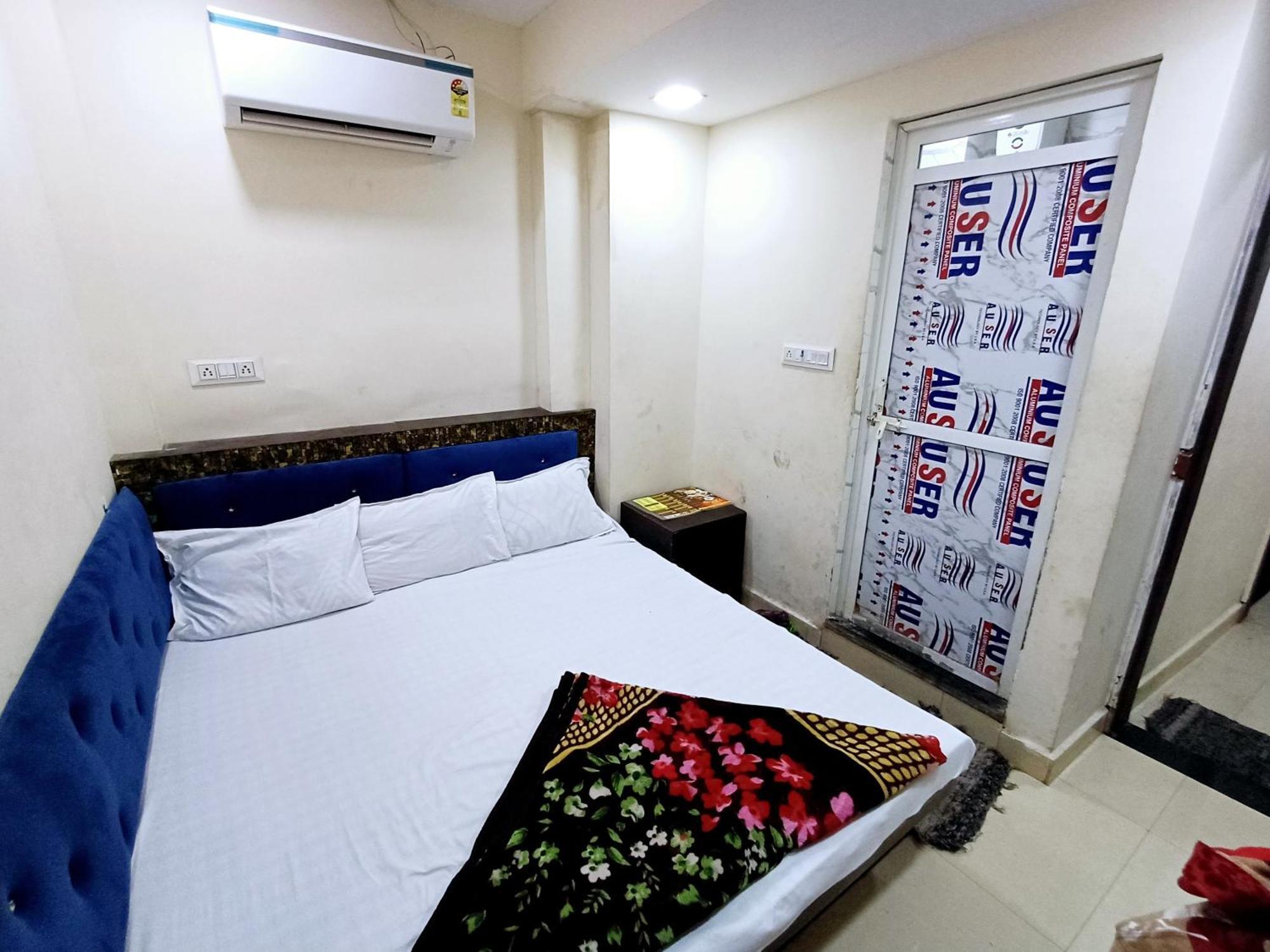 Blue Tower Hotel Ujjain Buitenkant foto