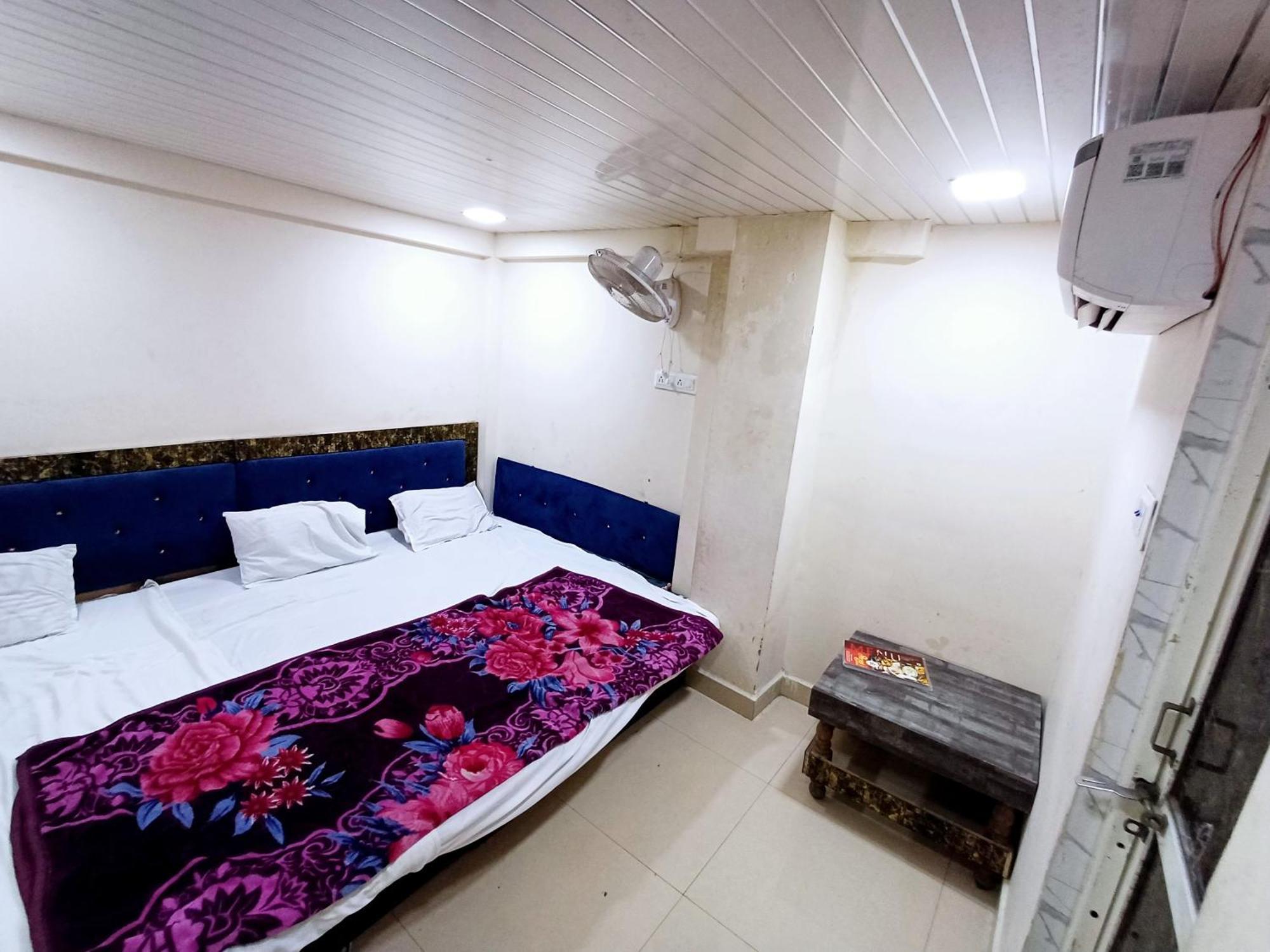 Blue Tower Hotel Ujjain Buitenkant foto